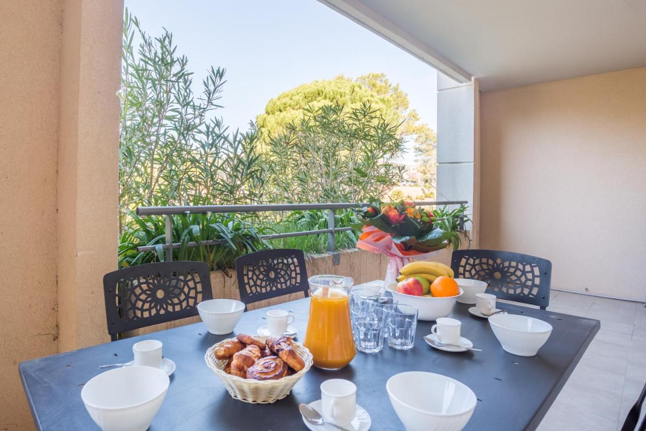 Les Parasols D'Argens Hotel Roquebrune-sur-Argens Exterior photo