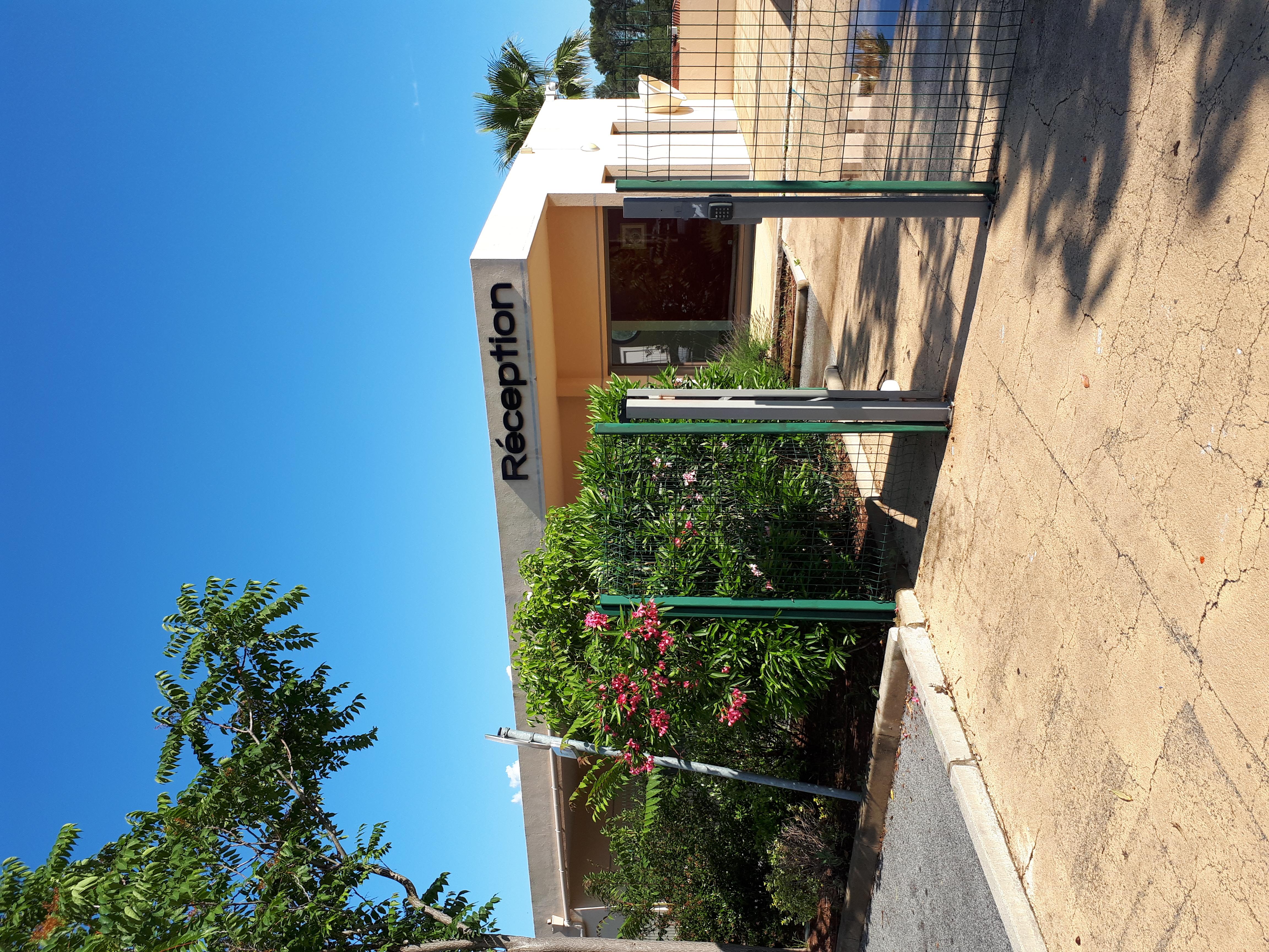 Les Parasols D'Argens Hotel Roquebrune-sur-Argens Exterior photo